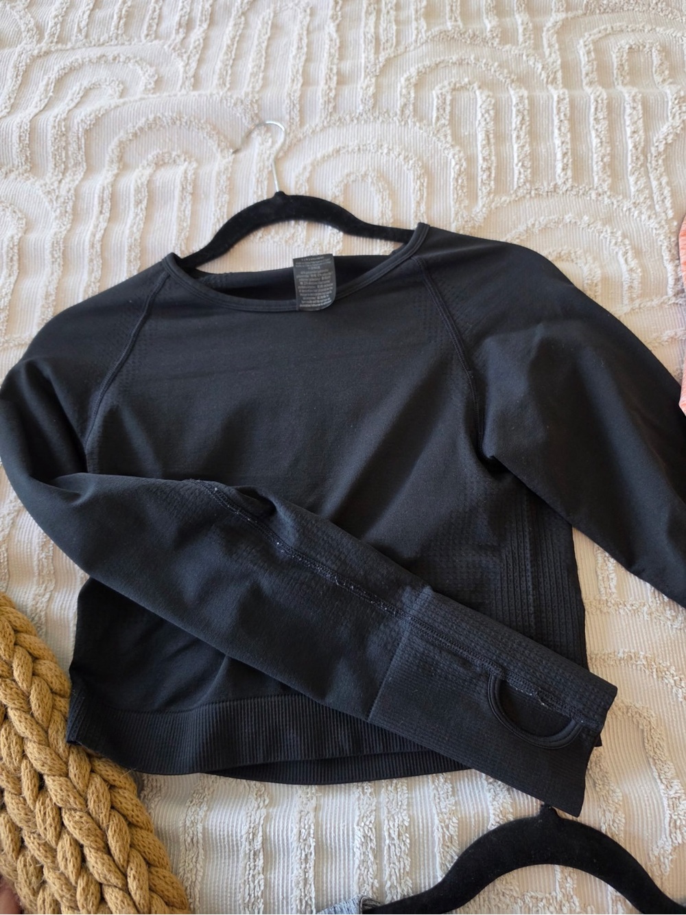 4 set of PINK Victoria's Secret Cropped Long-Sleeve Crew Workout Shirts - Picture 3 of 7
